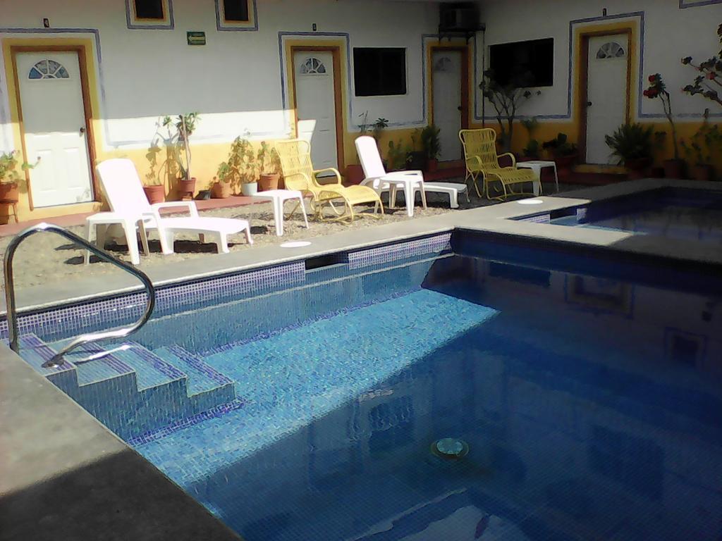 Hotel Sarabi Barra de Navidad Eksteriør billede