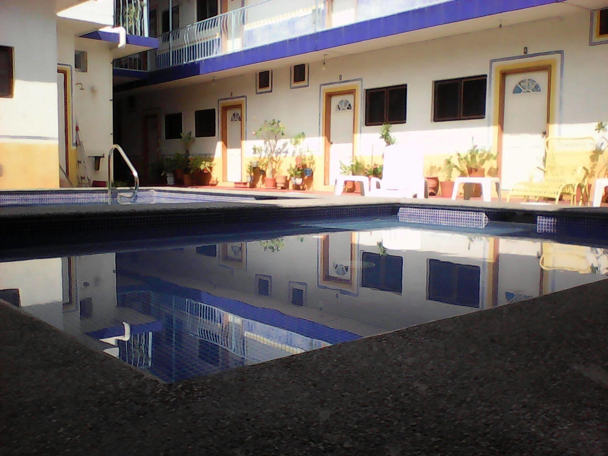 Hotel Sarabi Barra de Navidad Eksteriør billede