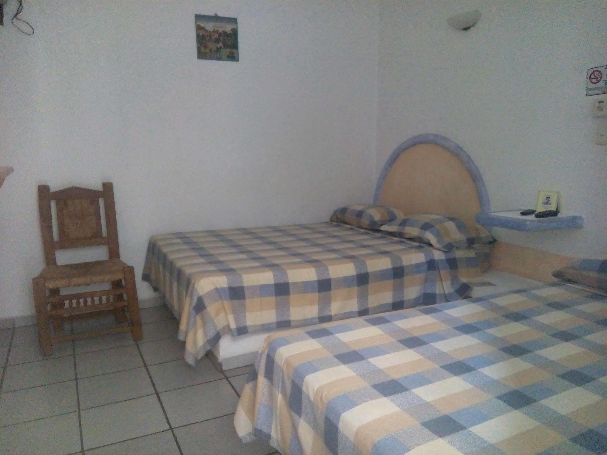 Hotel Sarabi Barra de Navidad Eksteriør billede